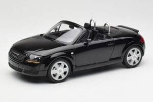 Audi TT 8N Roadster Black Metallic Minichamps 1:18 155017030 Kovina