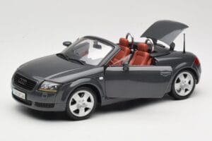 Audi TT 8N Roadster Siv Maisto 1:18 50346 Kovina – slika 2 od 8