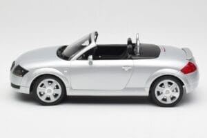 Audi TT 8N Roadster Silver Metallic Minichamps 1:18 155017031 Kovina – slika 3 od 6