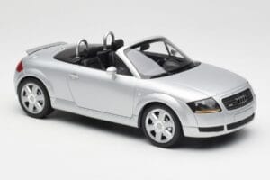 Audi TT 8N Roadster Silver Metallic Minichamps 1:18 155017031 Kovina – slika 4 od 6