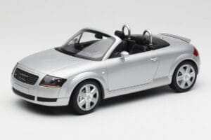 Audi TT 8N Roadster Silver Metallic Minichamps 1:18 155017031 Kovina