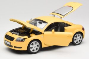 Audi TT 8N Rumen Revell 1:18 08954-M1 Kovina – slika 2 od 8