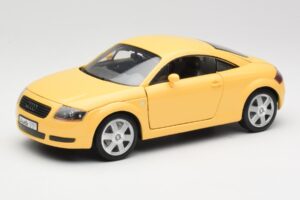 Audi TT 8N Rumen Revell 1:18 08954-M1 Kovina