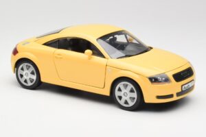Audi TT 8N Rumen Revell 1:18 08954-M1 Kovina – slika 6 od 8