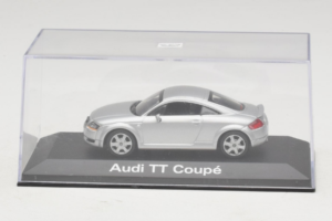 Audi TT 8N Srebrna Minichamps 1:43 5019800423 Kovina – slika 4 od 5