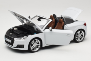 Audi TT 8S Roadster Glacier White Minichamps 1:18 5011400515 Kovina – slika 2 od 8