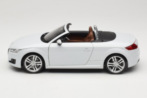 Audi TT 8S Roadster Glacier White Minichamps 1:18 5011400515 Kovina – slika 4 od 8