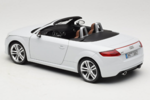 Audi TT 8S Roadster Glacier White Minichamps 1:18 5011400515 Kovina – slika 7 od 8