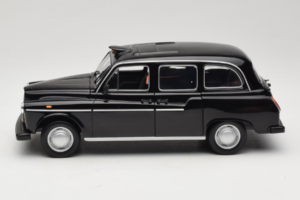 Austin FX4 London Taxi Črn Minichamps 1:18 180136000 Kovina – slika 4 od 8