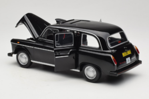 Austin FX4 London Taxi Črn Minichamps 1:18 180136000 Kovina – slika 5 od 8