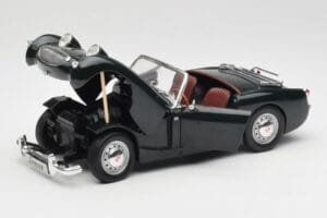 Austin-Healey Sprite Leaf Green Revell 1:18 08837 Kovina – slika 2 od 8