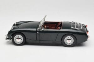 Austin-Healey Sprite Leaf Green Revell 1:18 08837 Kovina – slika 4 od 8