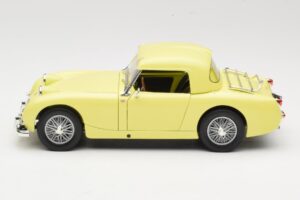 Austin-Healey Sprite Mk1 Rumena Revell 1:18 8835 Kovina – slika 4 od 8