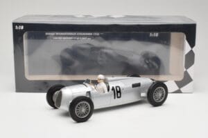 Auto Union Typ C #18 B. Rosemeyer Internationales Eifelrennen Nürburgring Winner 1936 Minichamps 1:18 155361018 Kovina – slika 6 od 6