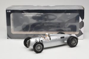 Auto Union Type C #57 H. Stuck Winner Shelsley Walsh Hill Climb 1936 Minichamps 1:18 155361057 Kovina – slika 6 od 6