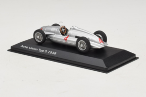 Auto Union Typ D #4 Srebrna Minichamps 1:43 5030900703-R1 Kovina – slika 3 od 4