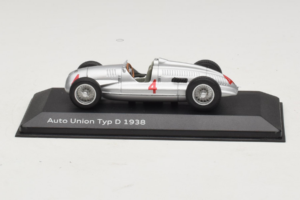 Auto Union Typ D #4 Srebrna Minichamps 1:43 5030900703-R1 Kovina
