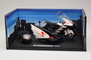 Batcycle & Sidecar Batman TV Series Hot Wheels 1:18 R0006 Kovina