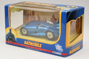 Batmobile DC Comics Corgi 1:24 77511 Kovina – slika 3 od 3