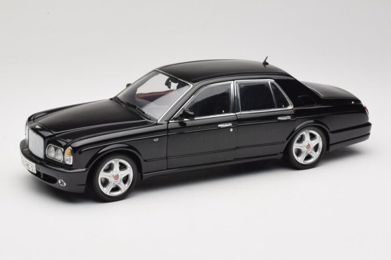 Bentley Arnage R Črna Minichamps 1:18 100139071 Kovina