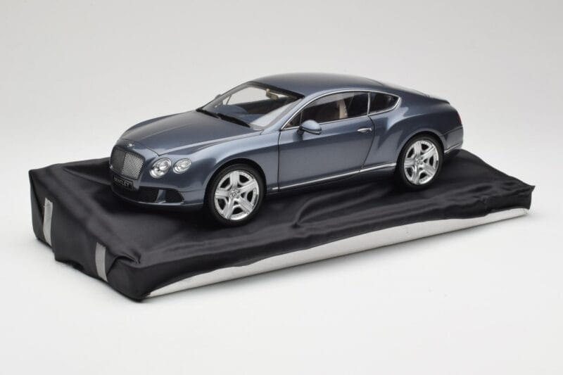 Bentley Continental GT Grey Metallic Minichamps 1:18 100139920 Kovina