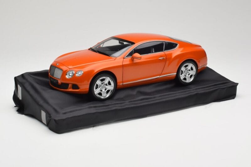 Bentley Continental GT Orange Metallic Minichamps 1:18 100139921 Kovina