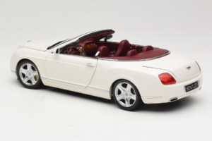 Bentley Continental GTC Bel Minichamps 1:18 100139032 Kovina – slika 7 od 8