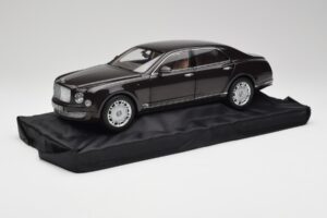 Bentley Mulsanne Burnt Oak Minichamps 1:18 100139905 Kovina