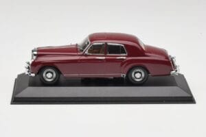 Bentley S1 Continental Flying Spur Bordo Minichamps 1:43 436139550 Kovina