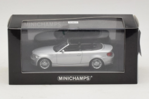 BMW 1-Series E88 Kabriolet Titan Silver Minichamps 1:43 80420427037-R1 Kovina – slika 5 od 5
