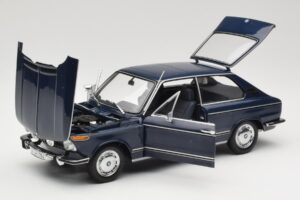 BMW 1600 Touring Modra Minichamps 1:18 80430145823 Kovina – slika 2 od 8
