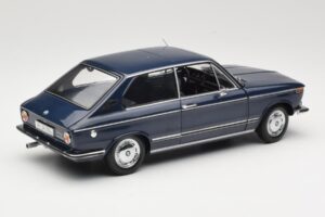 BMW 1600 Touring Modra Minichamps 1:18 80430145823 Kovina – slika 3 od 8