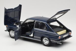 BMW 1600 Touring Modra Minichamps 1:18 80430145823 Kovina – slika 5 od 8