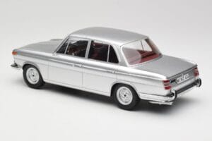BMW 1800 Ti Srebrn Minichamps 1:18 107024000 Smola – slika 5 od 6