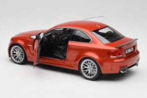 BMW 1M Coupe E82 Sakhir Orange Metallic Minichamps 1:18 110020020 Kovina – slika 5 od 8