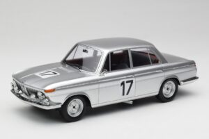 BMW 2000 Ti #17 J. Ickx / H. Hahne 24 Hours of Spa 1966 Winners Minichamps 1:18 107662517 Smola