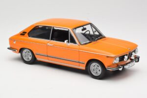 BMW 2000 Tii Touring Oranžna Minichamps 1:18 80430145824 Kovina – slika 6 od 8