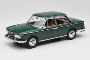 BMW 2000 121 Zelen MCG 1:18 MCG18542 Kovina