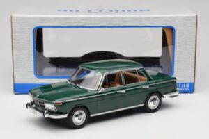 BMW 2000 121 Zelen MCG 1:18 MCG18542 Kovina – slika 6 od 6
