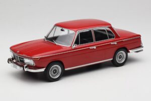 BMW 2000 121 Rdeč MCG 1:18 MCG18543 Kovina