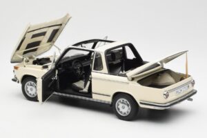 BMW 2002 Baur Kabriolet E10 Chamonix Bel AUTOart 1:18 70532 Kovina – slika 5 od 8