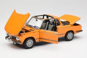 BMW 2002 E10 Kabriolet Colorado Oranžna AUTOart 1:18 80430300713 Kovina – slika 2 od 8