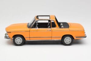 BMW 2002 E10 Kabriolet Colorado Oranžna AUTOart 1:18 80430300713 Kovina – slika 4 od 8