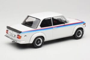 BMW 2002 E10 Turbo Bel MCG 1:18 MCG18408-R Kovina – slika 2 od 6