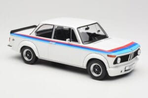 BMW 2002 E10 Turbo Bel MCG 1:18 MCG18408-R Kovina – slika 4 od 6