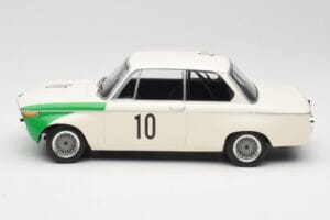 BMW 2002 Tii E10 #10 H. Hahne / D. Quester Winners Nurburgring 1968 Minichamps 1:18 155682710 Kovina – slika 3 od 6