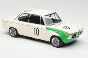 BMW 2002 Tii E10 #10 H. Hahne / D. Quester Winners Nurburgring 1968 Minichamps 1:18 155682710 Kovina – slika 4 od 6