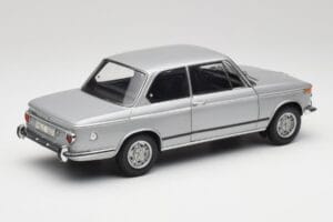 BMW 2002 Tii Polaris Srebrna AUTOart 1:18 80430146517 Kovina – slika 3 od 8