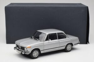 BMW 2002 Tii Polaris Srebrna AUTOart 1:18 80430146517 Kovina – slika 8 od 8