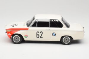 BMW 2002 tiK BMW AG #1 H. Hahne / D. Quester Class Winner Guards International 6 Hours Brands Hatch 1969 Minichamps 1:18 1556 – slika 3 od 6